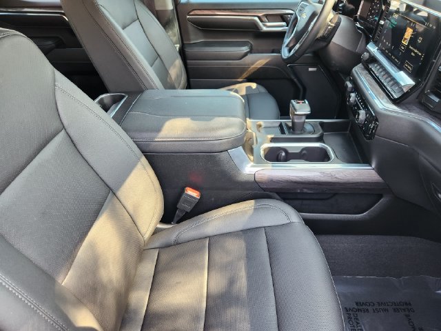 Used 2024 Chevrolet Silverado 1500 LTZ AWD/4WD image 19