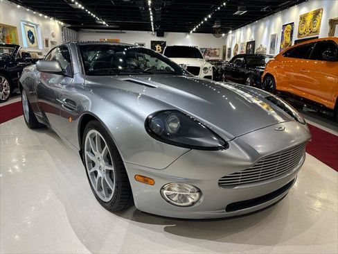 Used 2004 Aston Martin Vanquish RWD image 2