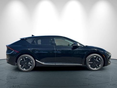 New 2025 Kia EV6 Wind image 3