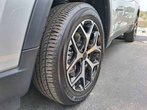 Certified 2025 Jeep Compass Limited AWD/4WD image 7