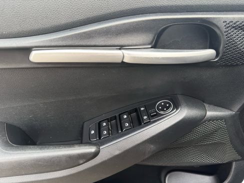 Used 2023 Kia Seltos LX image 11