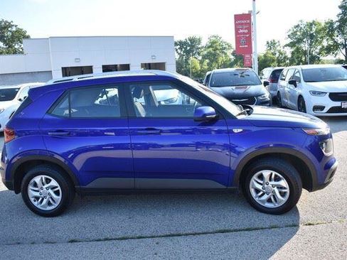 Used 2020 Hyundai Venue SEL FWD image 17