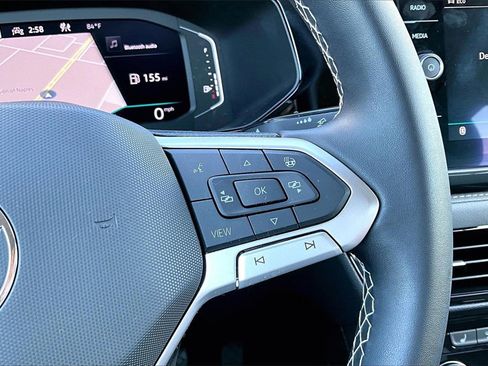 Certified 2022 Volkswagen Taos SEL image 24