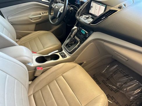 Used 2014 Ford C-MAX Energi SEL w/ Equipment Group 302A FWD image 19
