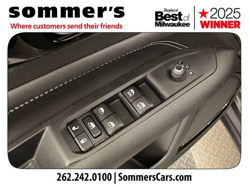 Used 2024 Jeep Compass Latitude w/ Convenience Group AWD/4WD image 11