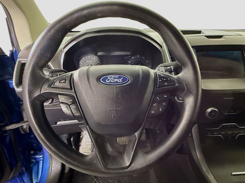 Used 2020 Ford Edge SE image 13