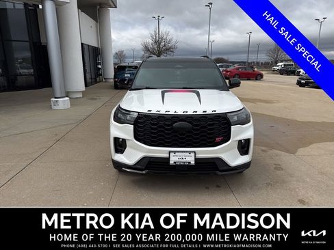 Used 2025 Ford Explorer ST w/ Sun And Sound Package AWD/4WD image 8