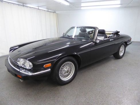 Used 1989 Jaguar XJS V12 Convertible image 3