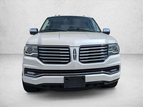 Used 2017 Lincoln Navigator Reserve AWD/4WD image 2