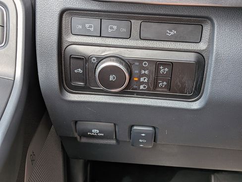 Used 2023 Ford F250 Lariat w/ Lariat Ultimate Package AWD/4WD image 23