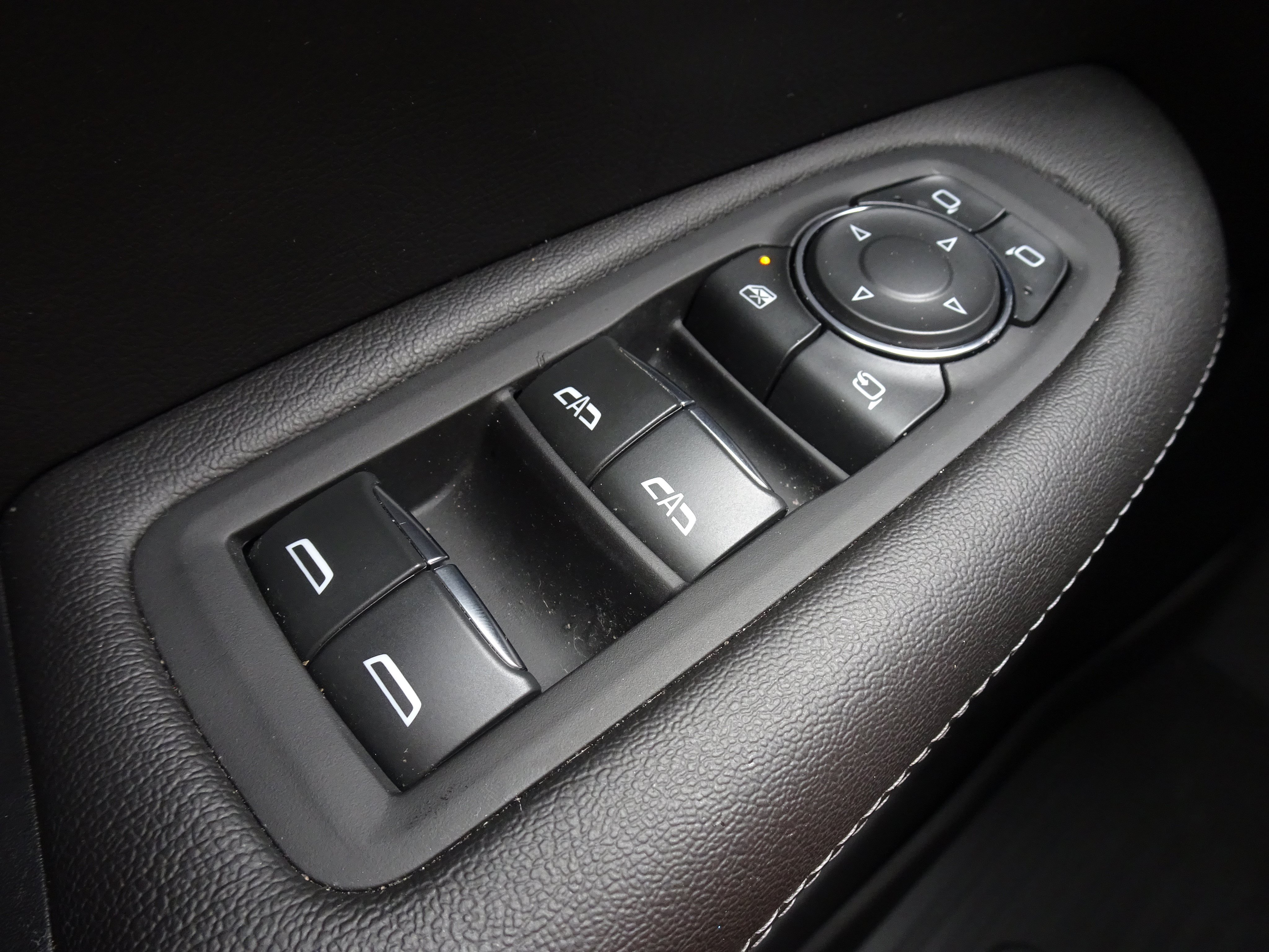 Used 2024 Cadillac XT5 Premium Luxury w/ LPO, Floor Liner Package AWD/4WD image 25