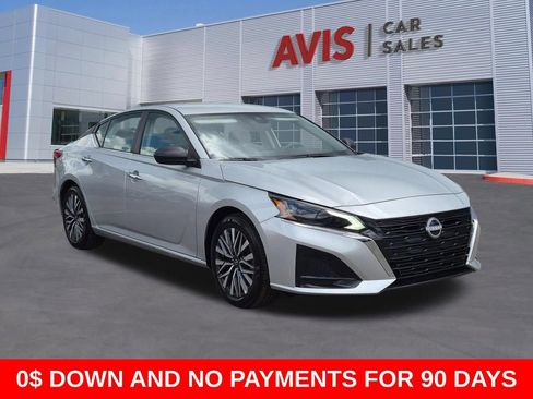 Used 2025 Nissan Altima 2.5 SV FWD image 3