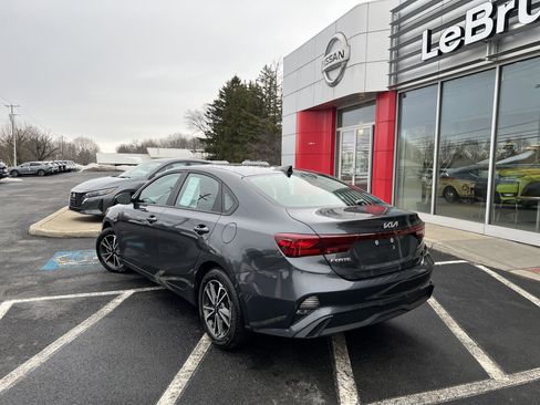 Used 2022 Kia Forte LXS image 7