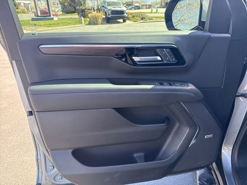 Used 2026 Chevrolet Tahoe Z71 w/ Comfort Package AWD/4WD image 15