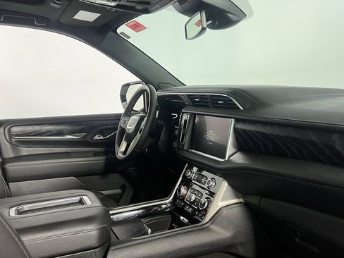 Used 2024 GMC Yukon Denali image 37