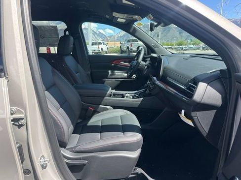 New 2026 Chevrolet Traverse Z71 w/ Enhanced Driving Package AWD/4WD image 17