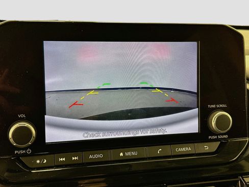 Used 2023 Nissan Pathfinder SV AWD/4WD image 22