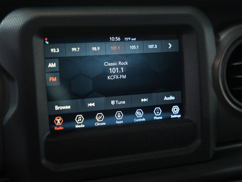 Used 2023 Jeep Gladiator Sport AWD/4WD image 34