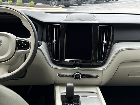 Used 2024 Volvo XC60 B5 Plus w/ Protection Package Premier AWD/4WD image 29