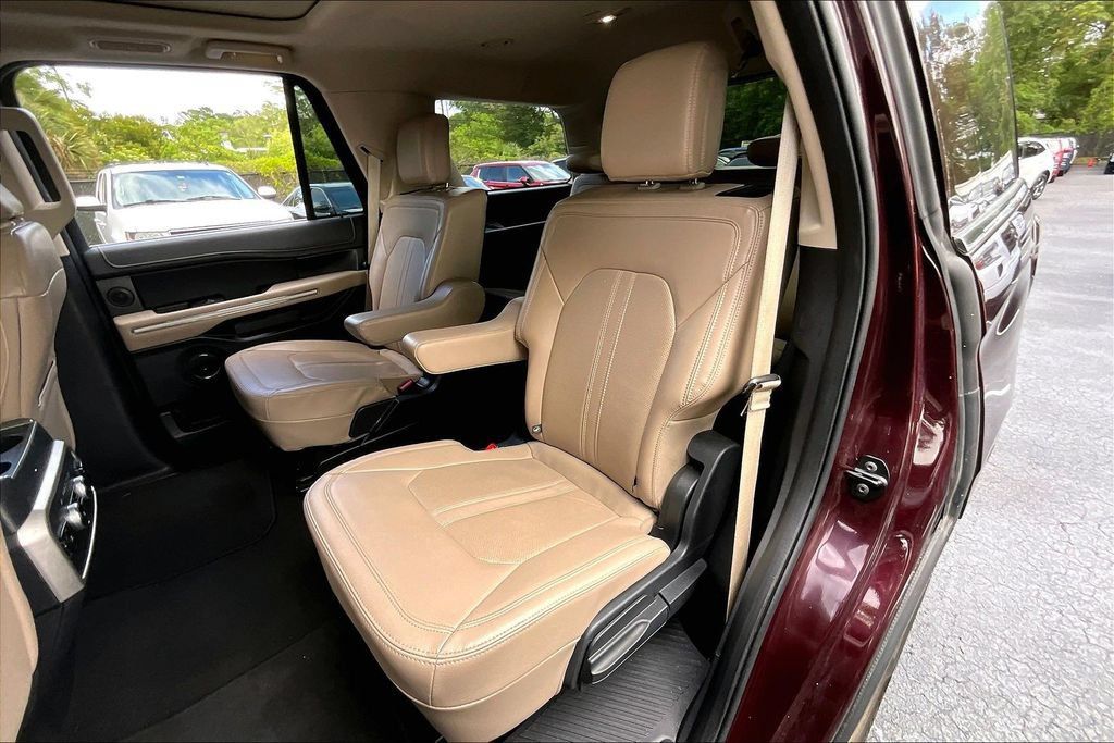 Used 2024 Ford Expedition Limited AWD/4WD image 20