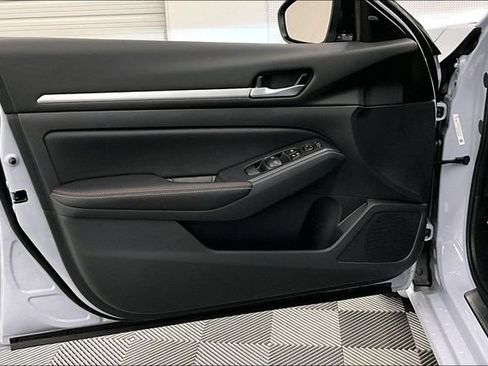 New 2026 Nissan Altima 2.5 SR w/ SR Premium Package FWD image 33