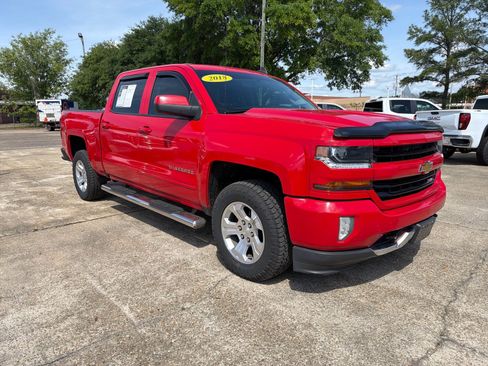 Used 2018 Chevrolet Silverado 1500 LT w/ All Star Edition AWD/4WD image 2