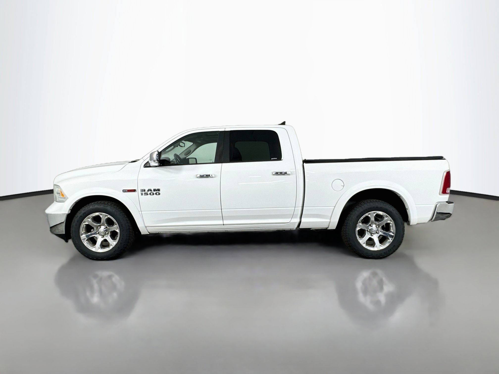 Used 2014 RAM 1500 Laramie w/ Convenience Group AWD/4WD image 4
