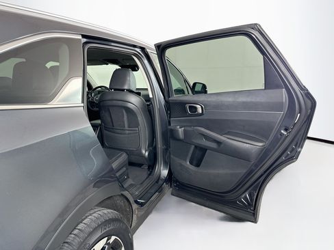 Used 2024 Kia Sorento S FWD image 30