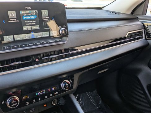 Used 2024 Mitsubishi Outlander SE image 15