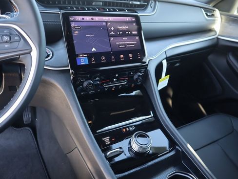 New 2025 Jeep Grand Cherokee Limited image 5