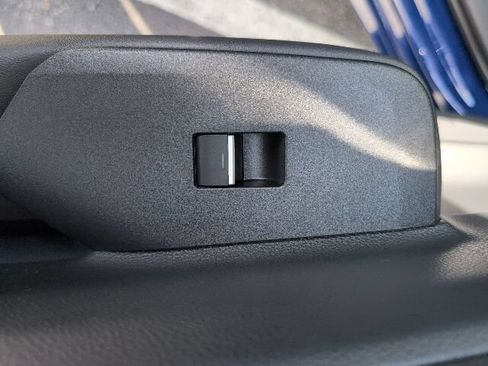 New 2026 Toyota Prius Plug-In Hybrid FWD image 32