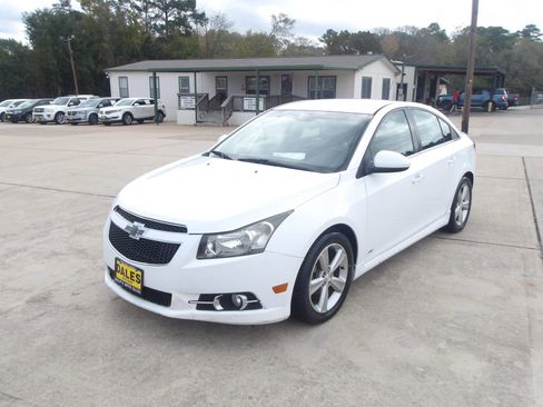 Used 2014 Chevrolet Cruze LT w/ RS Package image 2