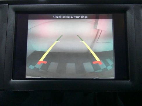 Used 2018 Chrysler Pacifica LX image 36