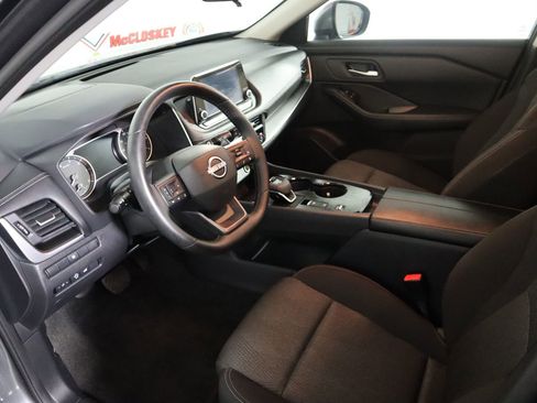 Used 2025 Nissan Rogue SV image 20