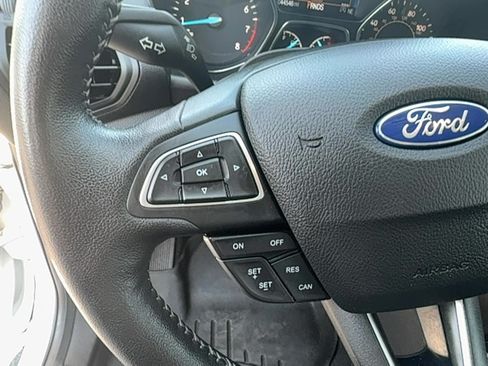 Used 2019 Ford Escape SE w/ SE Sport Appearance Package AWD/4WD image 15