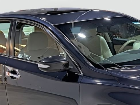 Used 2015 Nissan Altima 2.5 SV w/ Convenience Package image 15