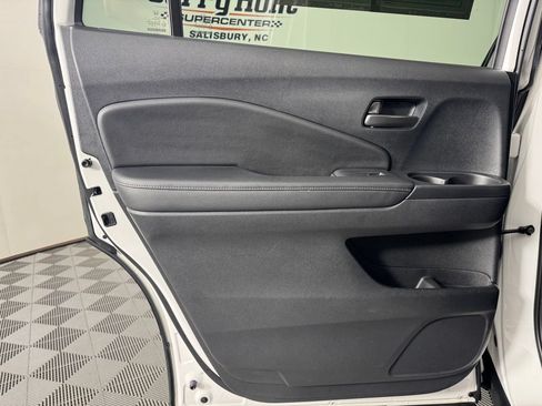 Used 2025 Honda Passport EX-L image 28