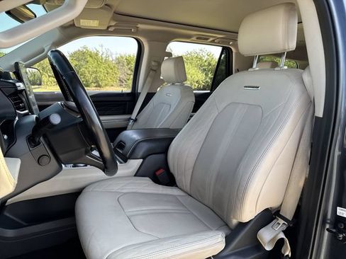 Used 2023 Ford Expedition Platinum AWD/4WD image 11