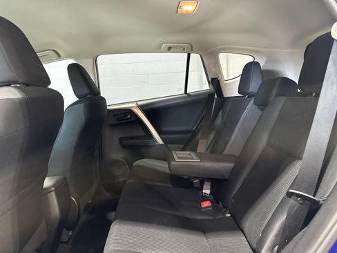 Used 2015 Toyota RAV4 LE w/ Four Season Floor Mat Package AWD/4WD image 14