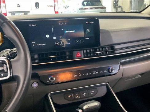 Used 2026 Kia Carnival FWD image 10