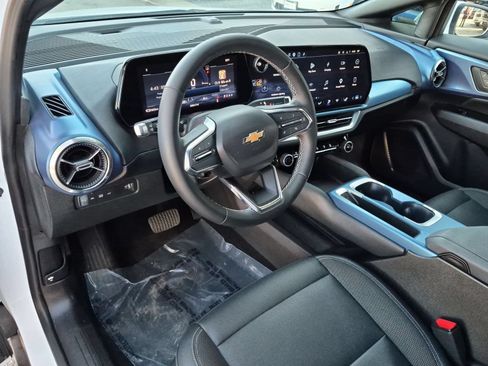 Used 2024 Chevrolet Equinox EV LT FWD image 12