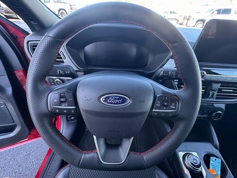 Used 2025 Ford Escape ST-Line Select image 17