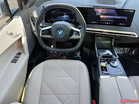 Used 2025 BMW iX xDrive50 w/ Sport Package AWD/4WD image 16