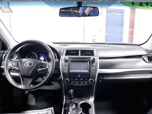 Used 2017 Toyota Camry SE image 16