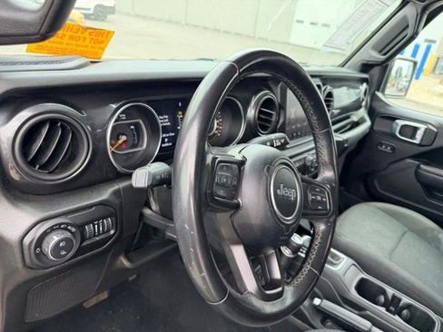 Used 2022 Jeep Gladiator Sport AWD/4WD image 18