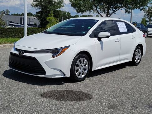 Used 2026 Toyota Corolla LE FWD image 2