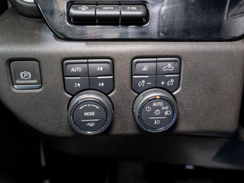 Used 2024 Chevrolet Silverado 1500 High Country w/ High Country Premium Package image 35