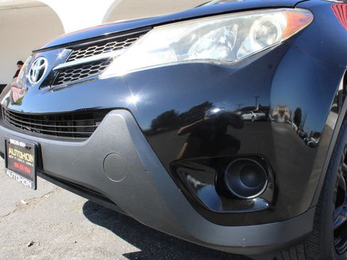 Used 2013 Toyota RAV4 LE FWD image 5