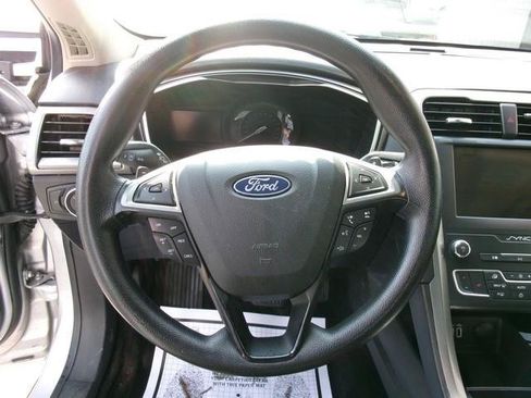 Used 2019 Ford Fusion SE AWD/4WD image 8