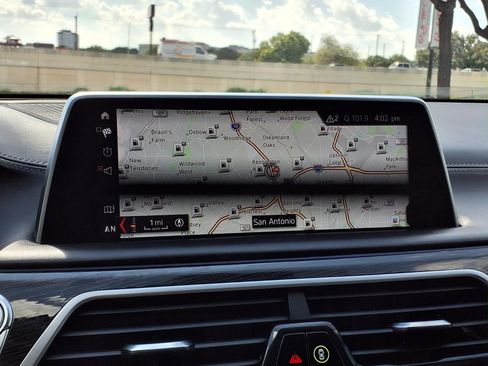 Used 2019 BMW 750i w/ Executive Package RWD image 17